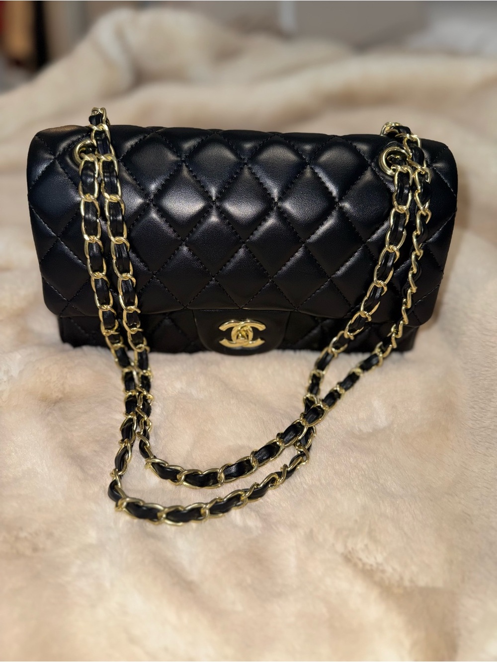 Inspired Black Quilted Chain-Handle Shoulder Bag - Picture 4 of 4